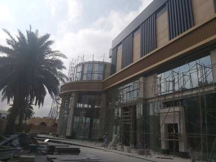 الزجاج والألمنيوم